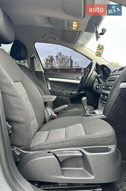 Лифтбек Skoda Octavia 2009 в 