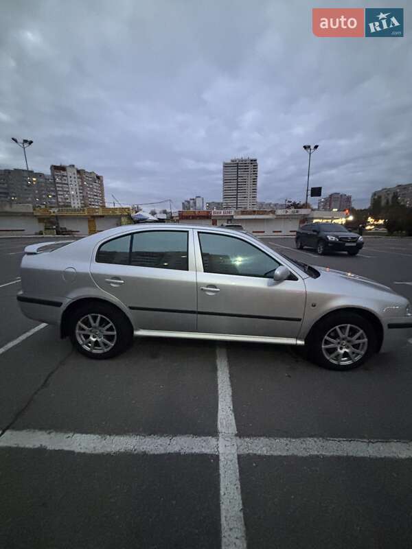 Лифтбек Skoda Octavia 2006 в Дергачах