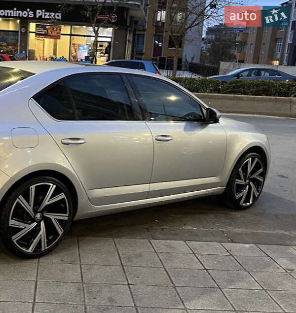 Универсал Skoda Octavia 2017 в Херсоне