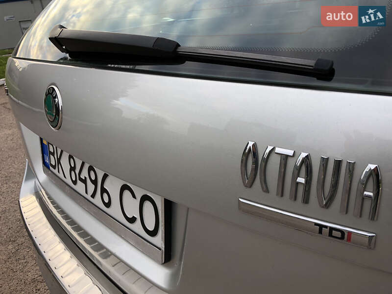 Универсал Skoda Octavia 2012 в Ровно