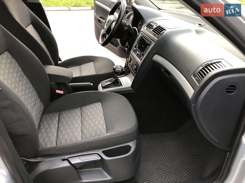 Универсал Skoda Octavia 2012 в Ровно
