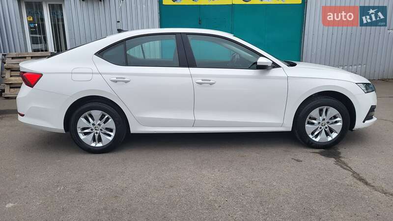 Лифтбек Skoda Octavia 2021 в Киеве