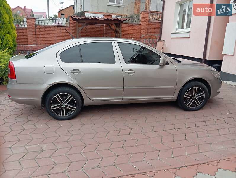 Лифтбек Skoda Octavia 2012 в Хмельницком фото 3 Лифтбек Skoda Octavia 2012 в Хмельницком