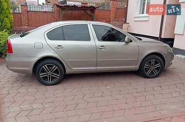 Ліфтбек Skoda Octavia 2012 в  фото 3 Ліфтбек Skoda Octavia 2012 в