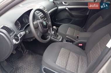 Ліфтбек Skoda Octavia 2012 в  фото 20 Ліфтбек Skoda Octavia 2012 в