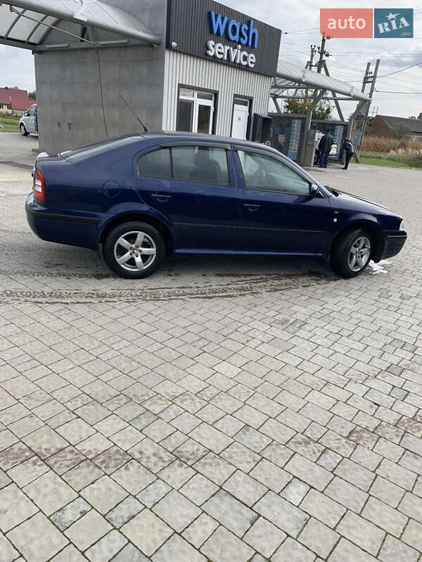 Лифтбек Skoda Octavia 2004 в Буске