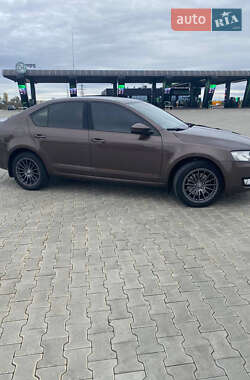 Ліфтбек Skoda Octavia 2013 в  фото 10 Ліфтбек Skoda Octavia 2013 в