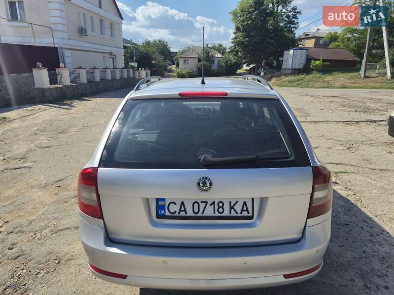 Универсал Skoda Octavia 2010 в 