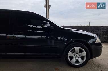 Лифтбек Skoda Octavia 2012 в 