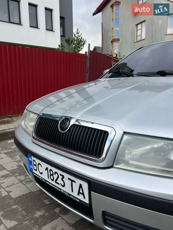 Лифтбек Skoda Octavia 2004 в Городке