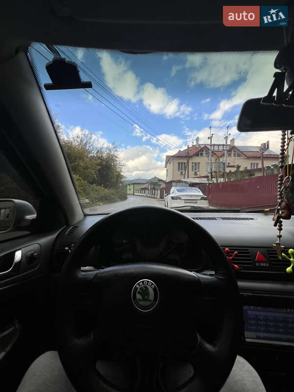 Лифтбек Skoda Octavia 2004 в Городке