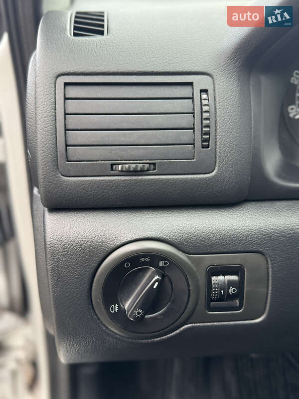 Універсал Skoda Octavia 2006 в Нововолинську