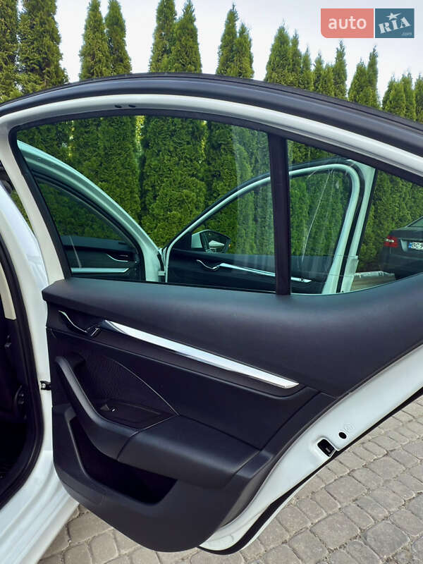 Лифтбек Skoda Octavia 2021 в Трускавце