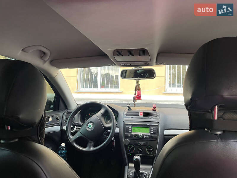 Лифтбек Skoda Octavia 2005 в Коростене