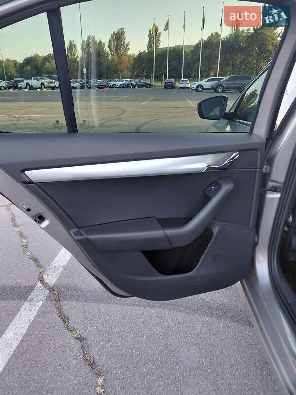 Лифтбек Skoda Octavia 2017 в Днепре фото 16 Лифтбек Skoda Octavia 2017 в Днепре