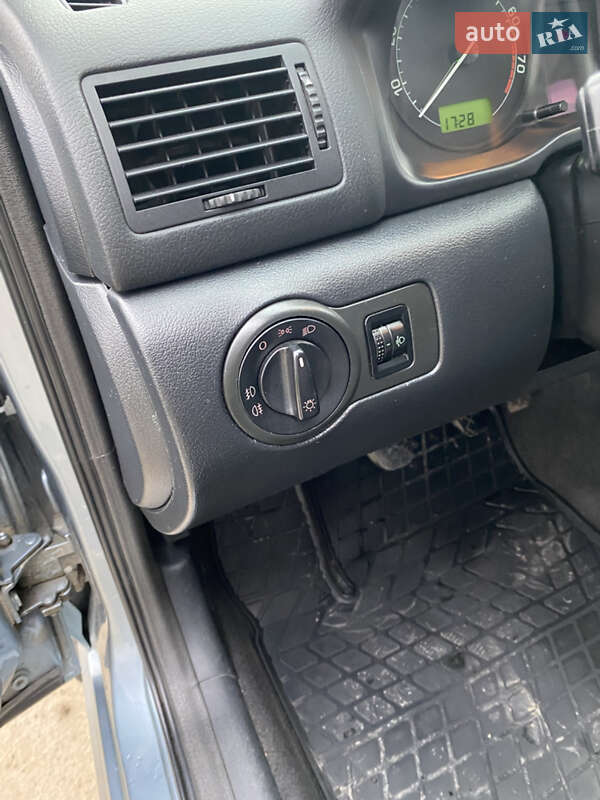 Універсал Skoda Octavia 2006 в Чернівцях