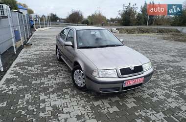 Лифтбек Skoda Octavia 2009 в 