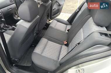 Лифтбек Skoda Octavia 2009 в 