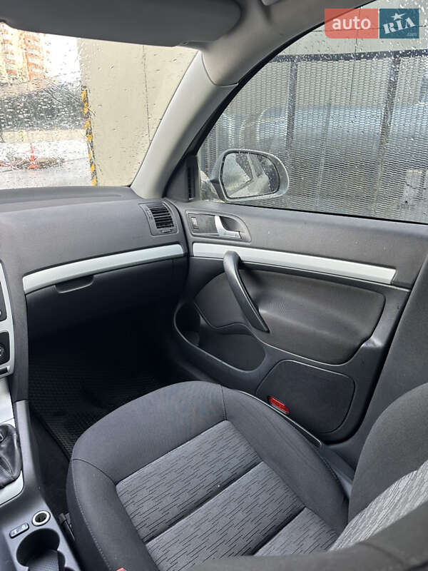 Лифтбек Skoda Octavia 2010 в Киеве
