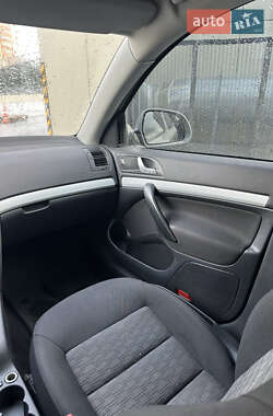 Лифтбек Skoda Octavia 2010 в 