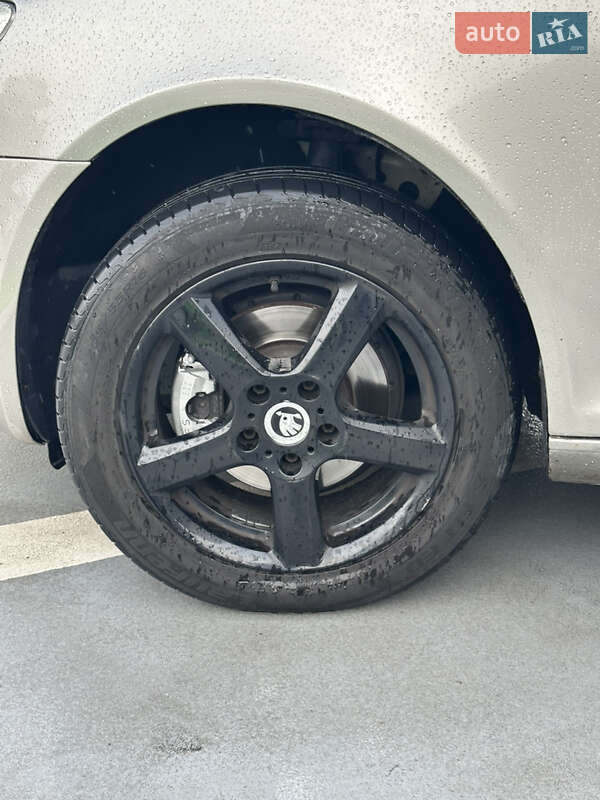 Лифтбек Skoda Octavia 2010 в Киеве