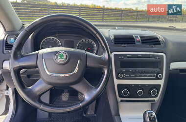 Ліфтбек Skoda Octavia 2011 в  фото 38 Ліфтбек Skoda Octavia 2011 в