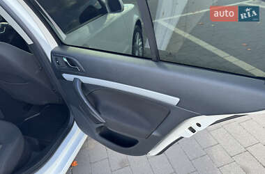 Ліфтбек Skoda Octavia 2011 в  фото 42 Ліфтбек Skoda Octavia 2011 в