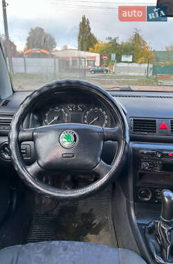Лифтбек Skoda Octavia 2000 в 
