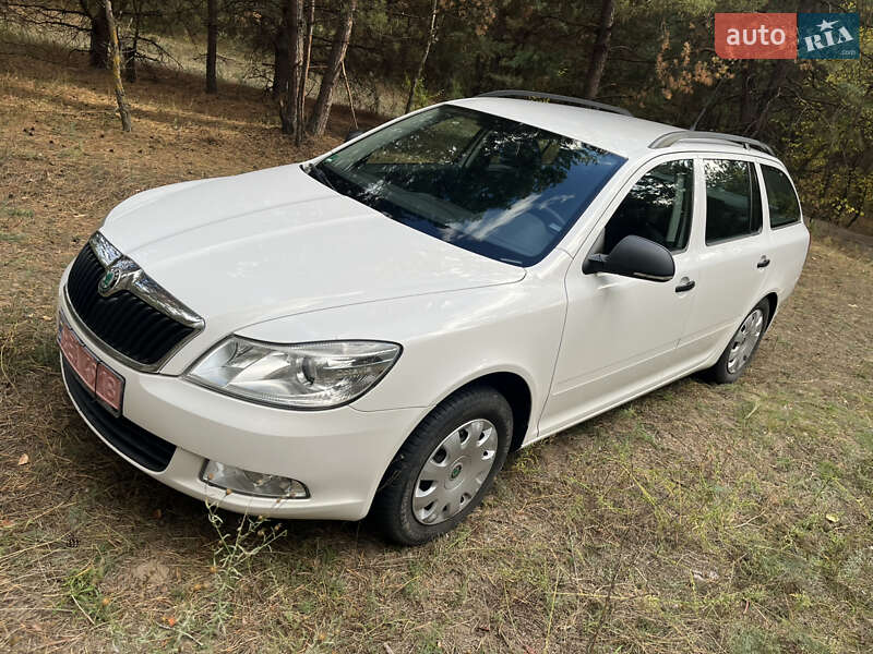 Універсал Skoda Octavia 2010 в Дніпрі