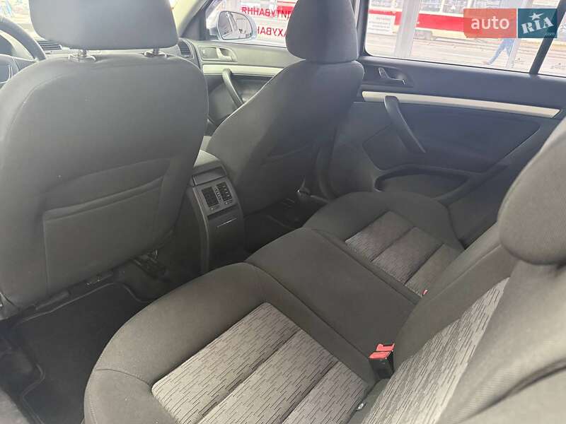 Лифтбек Skoda Octavia 2011 в Киеве фото 25 Лифтбек Skoda Octavia 2011 в Киеве
