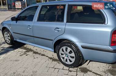 Универсал Skoda Octavia 2002 в  фото 4 Универсал Skoda Octavia 2002 в