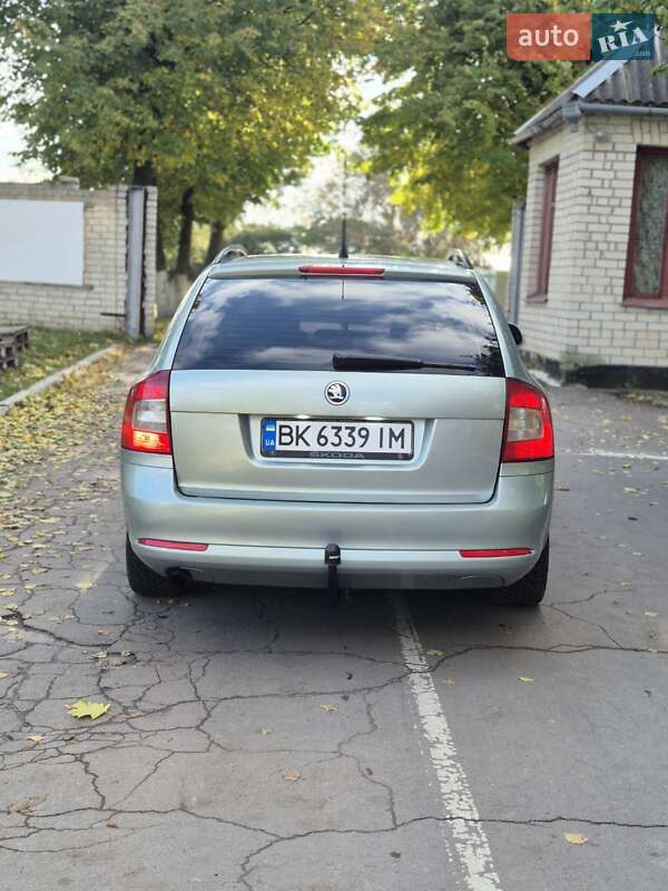 Универсал Skoda Octavia 2009 в Ровно
