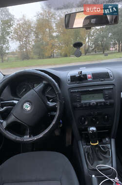 Ліфтбек Skoda Octavia 2004 в  фото 11 Ліфтбек Skoda Octavia 2004 в