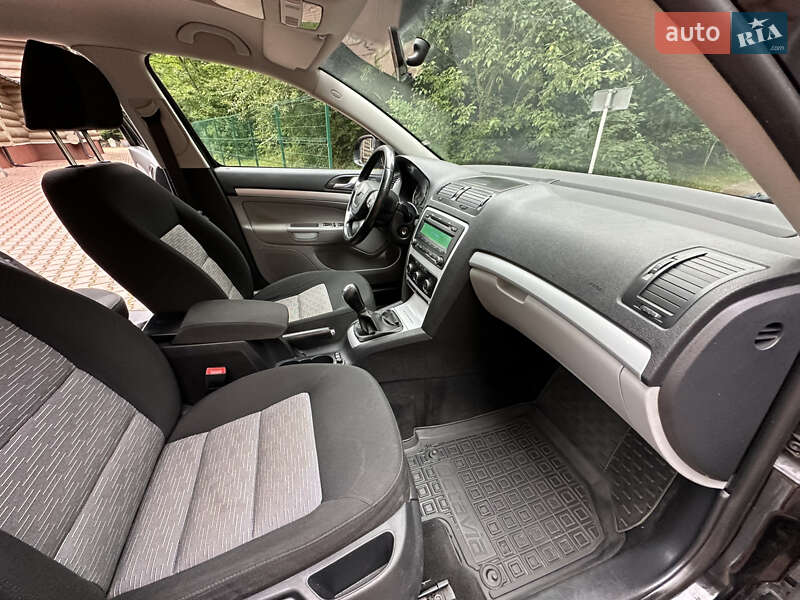 Универсал Skoda Octavia 2010 в Киеве фото 47 Универсал Skoda Octavia 2010 в Киеве
