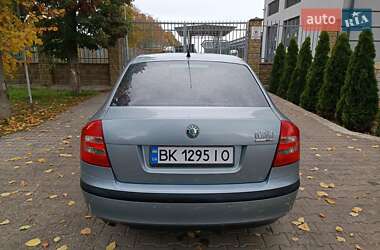 Лифтбек Skoda Octavia 2006 в  фото 7 Лифтбек Skoda Octavia 2006 в