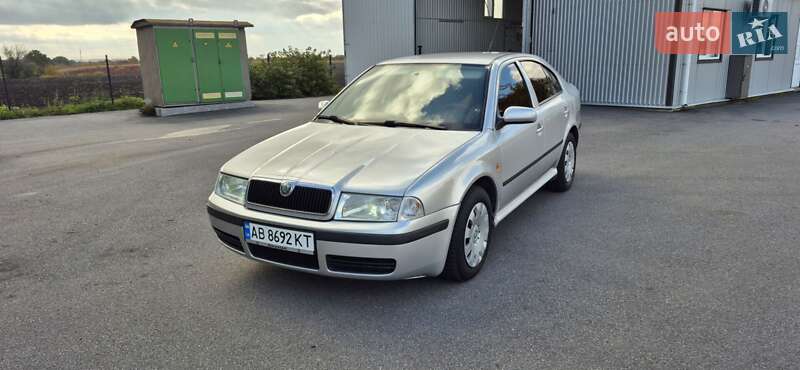 Лифтбек Skoda Octavia 2005 в  фото Лифтбек Skoda Octavia 2005 в