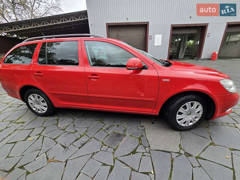 Универсал Skoda Octavia 2011 в Малине