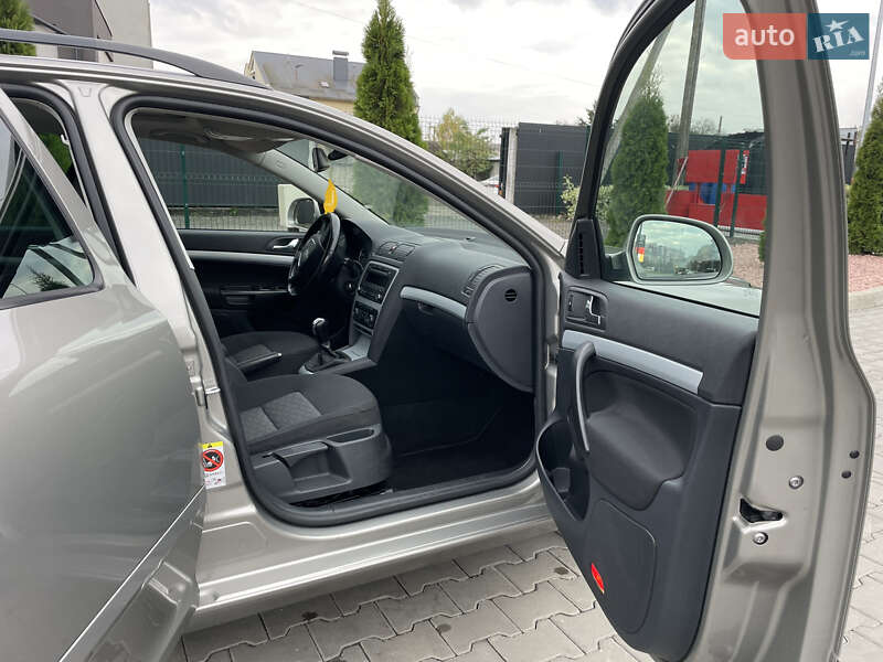 Универсал Skoda Octavia 2010 в Луцке фото 13 Универсал Skoda Octavia 2010 в Луцке