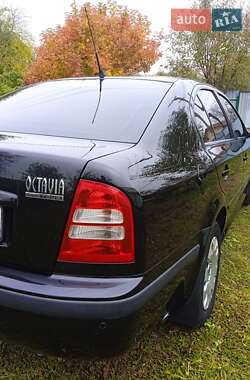 Лифтбек Skoda Octavia 2010 в 