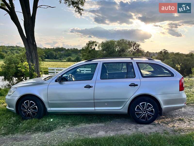 Универсал Skoda Octavia 2011 в Дашеве