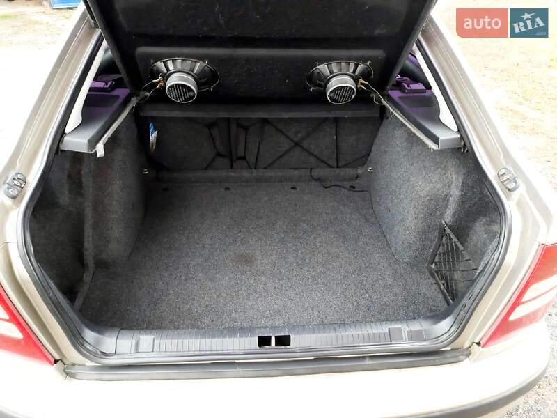 Лифтбек Skoda Octavia 2005 в Тарановке