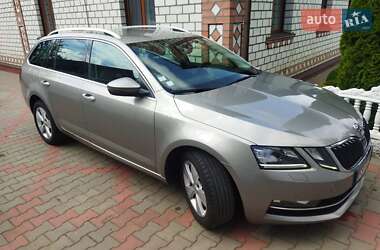 Універсал Skoda Octavia 2019 в  фото 37 Універсал Skoda Octavia 2019 в