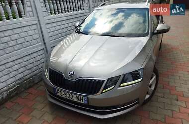 Універсал Skoda Octavia 2019 в  фото 49 Універсал Skoda Octavia 2019 в
