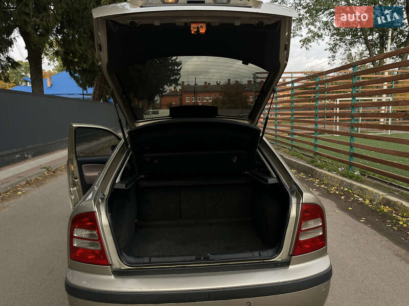 Ліфтбек Skoda Octavia 2005 в Володимирі