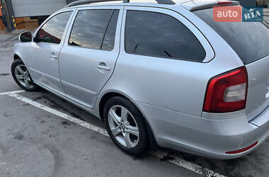 Універсал Skoda Octavia 2010 в  фото 22 Універсал Skoda Octavia 2010 в