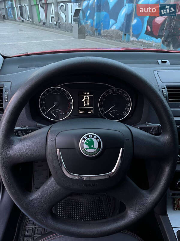 Универсал Skoda Octavia 2011 в Дрогобыче