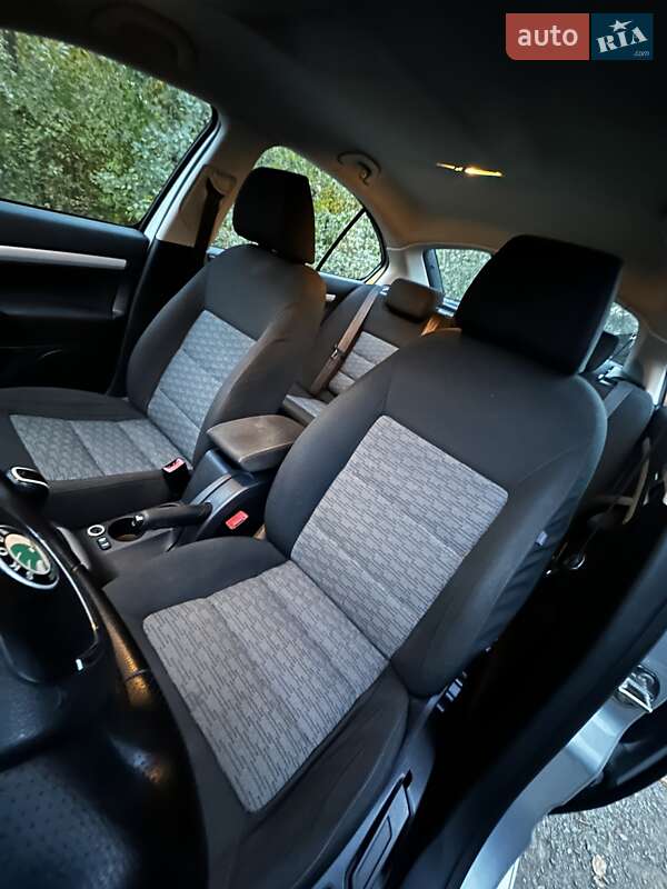 Ліфтбек Skoda Octavia 2011 в Надвірній фото 21 Ліфтбек Skoda Octavia 2011 в Надвірній