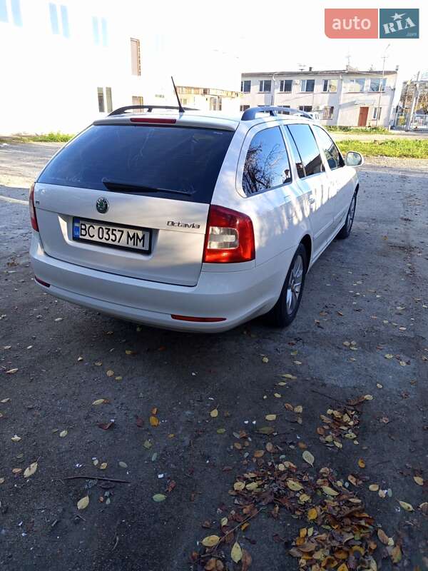 Универсал Skoda Octavia 2011 в Стрые