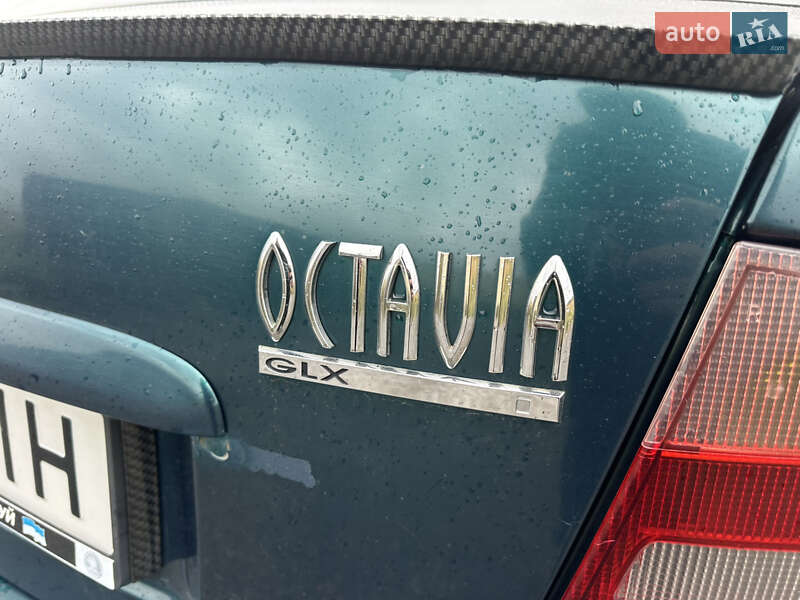 Лифтбек Skoda Octavia 1998 в Киеве