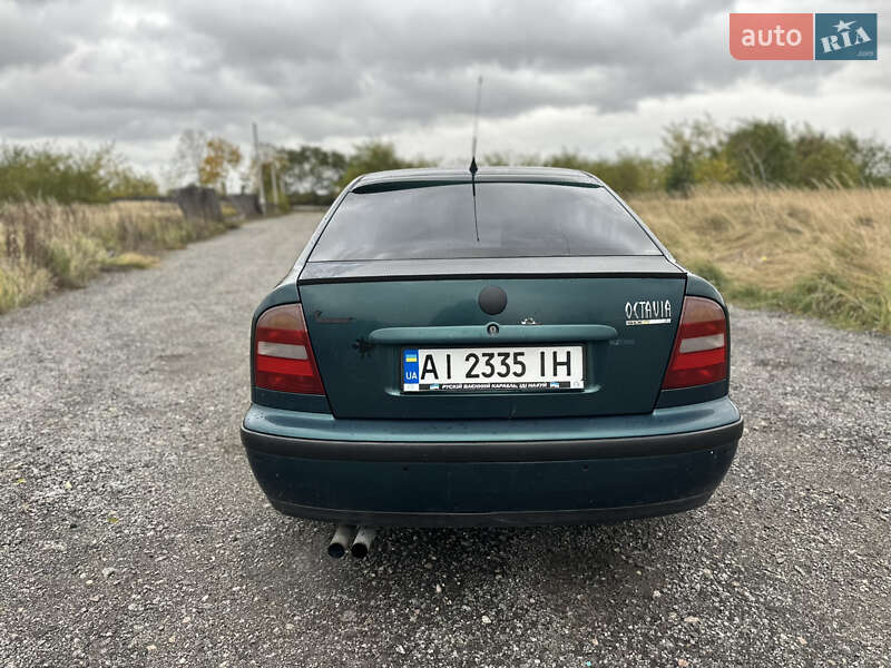 Лифтбек Skoda Octavia 1998 в Киеве